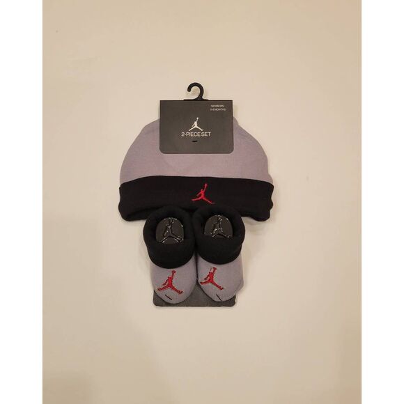 Nike Air Jordan Booties Hat Set Size Newborn Size Grey/Black - Picture 1 of 12